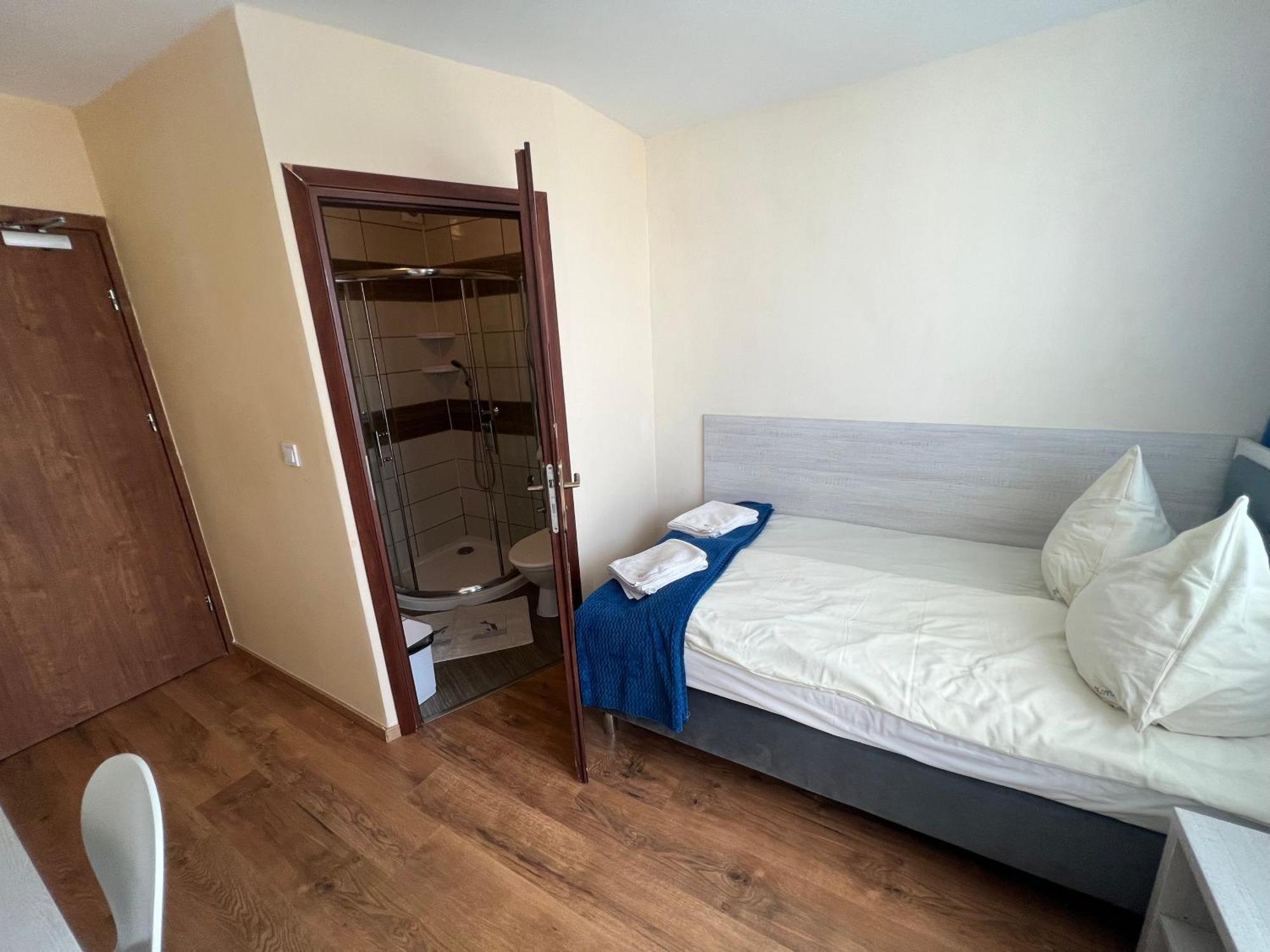 Dom Wczasowy Koral Dziwnów Exteriör bild
