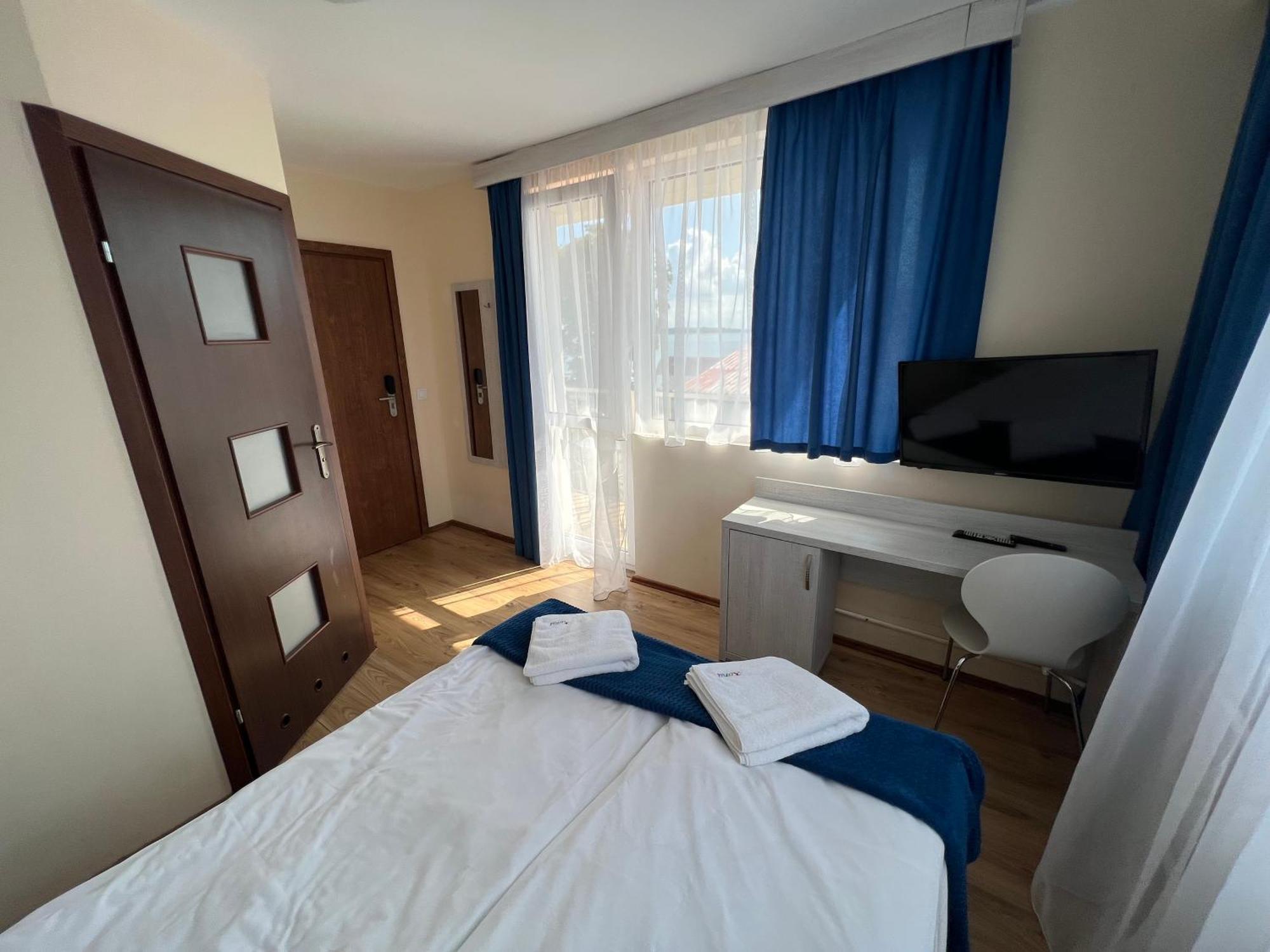 Dom Wczasowy Koral Dziwnów Exteriör bild